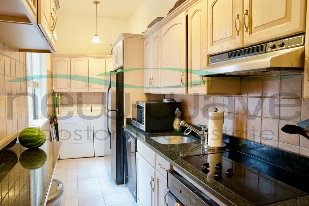 1 bed, 700 sqft, $3,050 — Photo 3