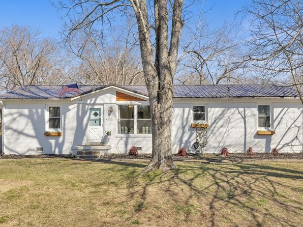 2001 Denise Dr, Columbia, TN 38401