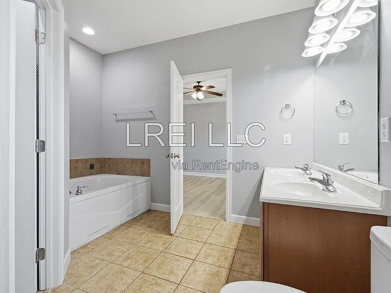 116 Ashton Walk — Photo 13