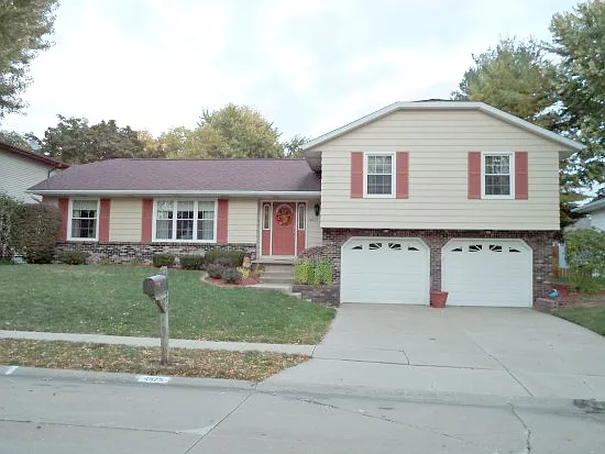 4475 Apple Valley Dr photo 1