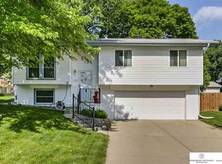 7718 Leafplum Dr, La Vista, NE 68128