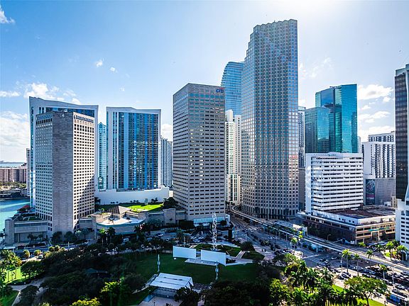 2nd image of 50 Biscayne Boulevard #1511