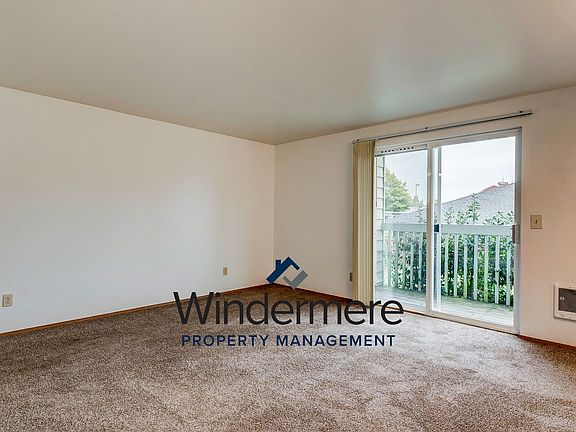 5th image of 76 N Oak Harbor Rd #102