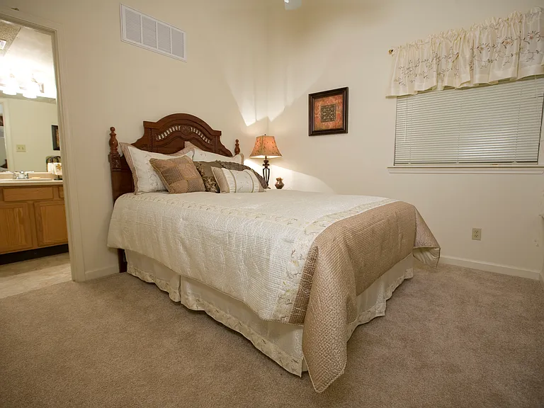 Shadowlake Villa Apartments — Photo 12