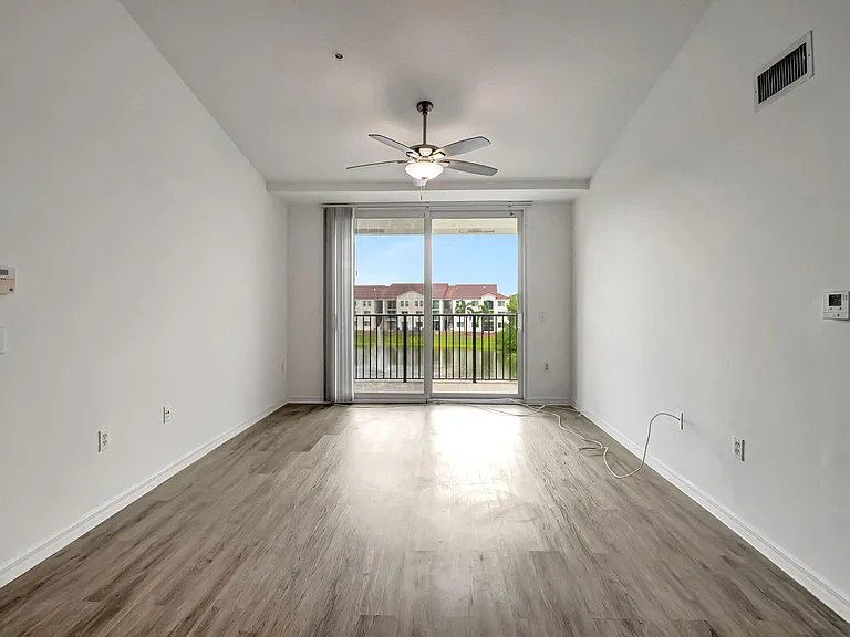 920 Villa Cir — Photo 7