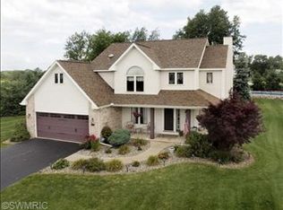 10 Castlereigh Ct, Battle Creek, MI 49014