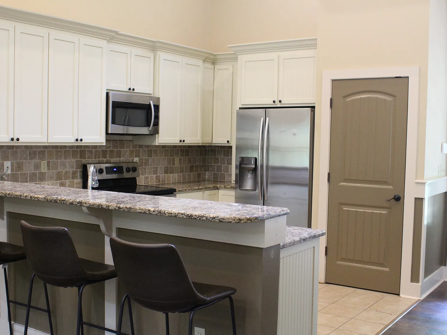 4 bed, 1692 sqft, $2,800 — Photo 4