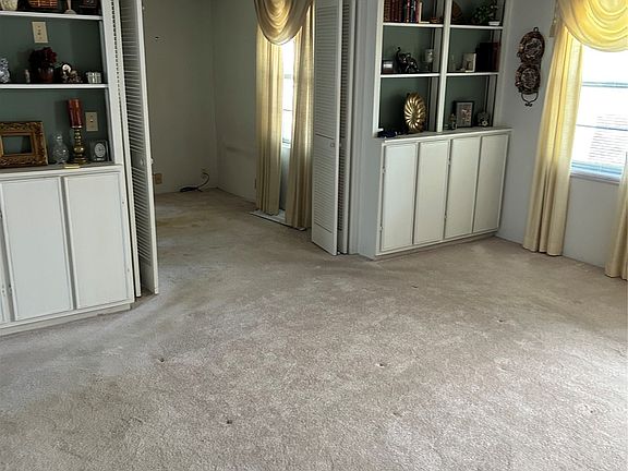 4th image of 1340 E 38th St #D