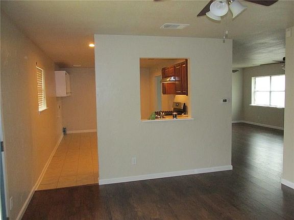 5th image of 710 Wren Ave