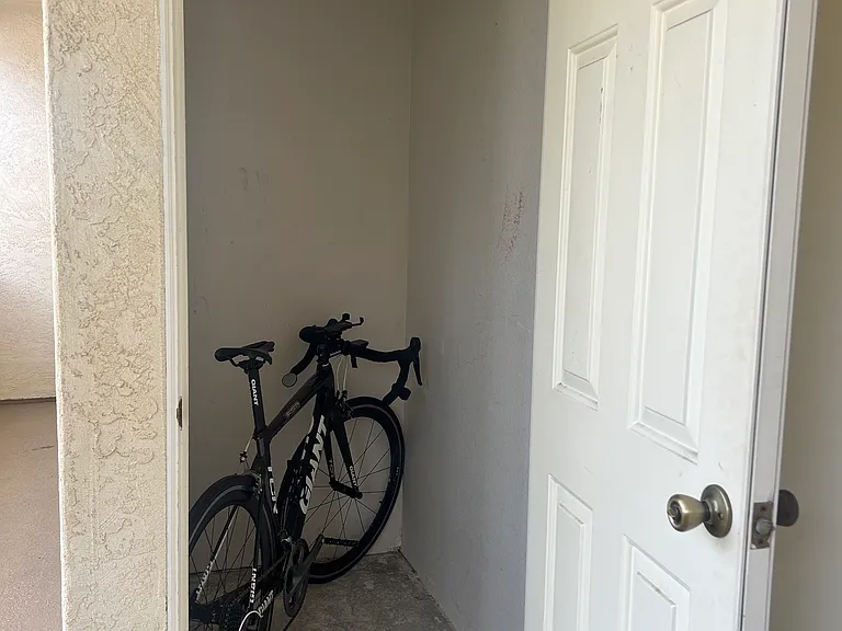 5411 Linda Vista Rd #13 — Photo 16