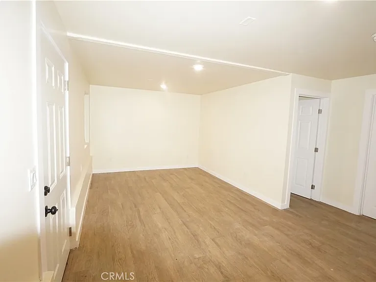 448 W 41st Pl #3/4 — Photo 7