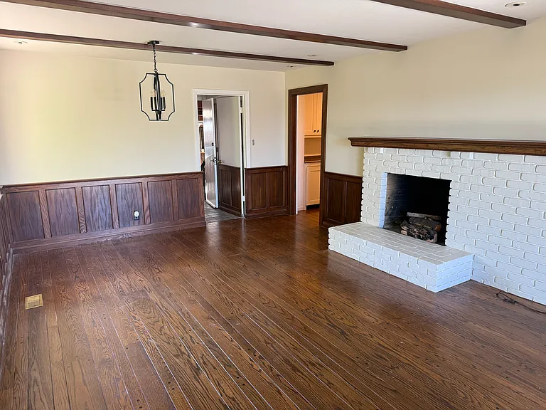 1204 Laurel Hill Dr — Photo 7