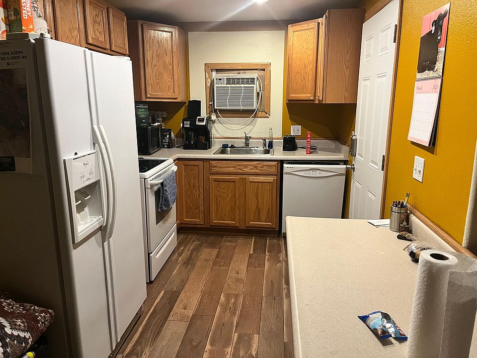 2nd image of 2457 Beaver Dr #1
