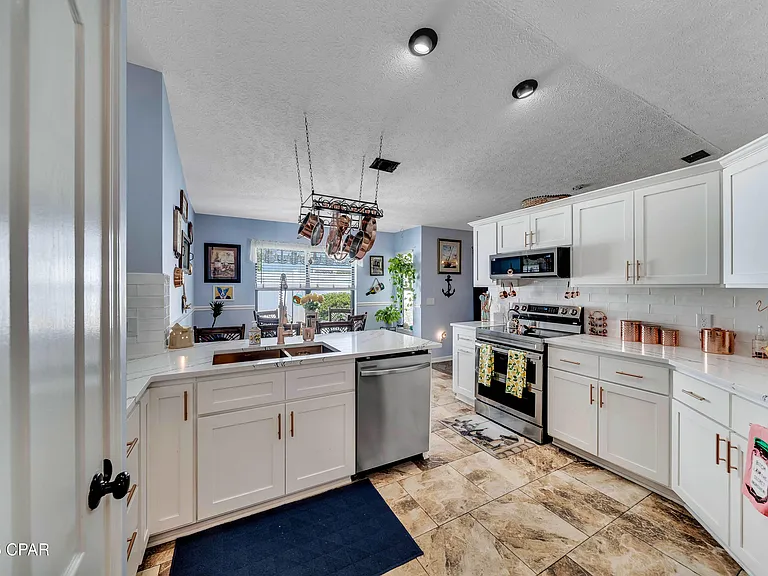 625 Amberjack Dr — Photo 38