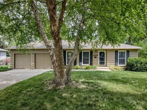 6916 W 77th Ter, Overland Park, KS 66204