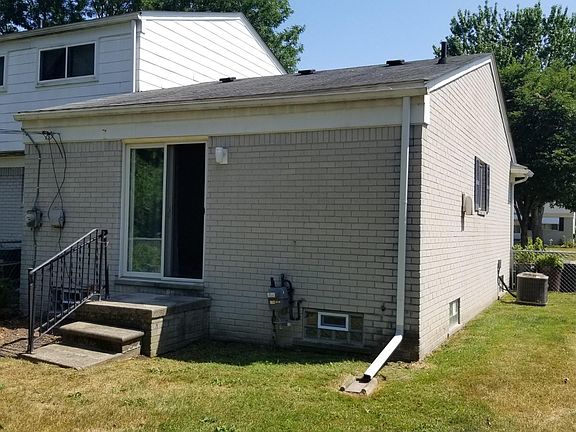2nd image of 129 S Christine Cir