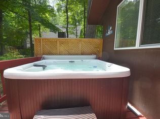 1220 Mountainside Rd, Berkeley Springs, WV 25411