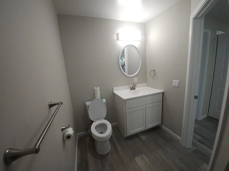 1068 Lakeland Dr — Photo 7
