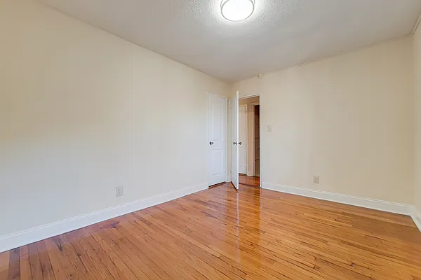 Rented by Revona Properties | media 14