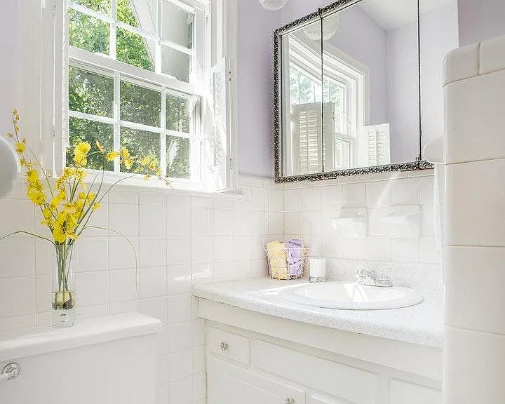 300 Pinecrest Dr — Photo 2