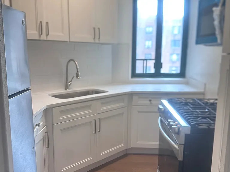 1641 Metropolitan Ave #5C — Photo 4