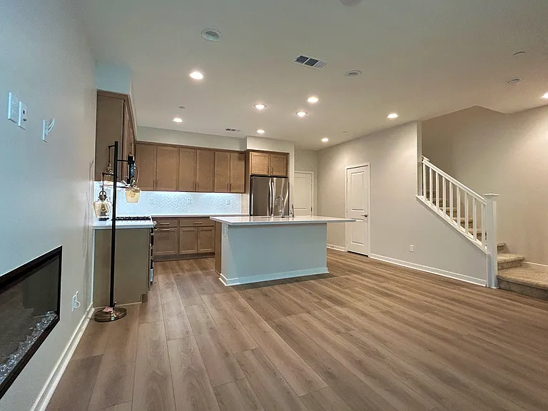 32408 Tannat Dr — Photo 2