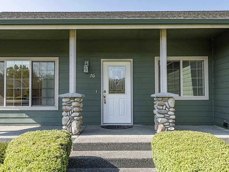 70 Nesting Pl — Photo 4