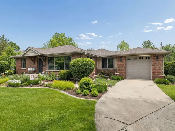 101 N Washington St, Westmont, IL 60559