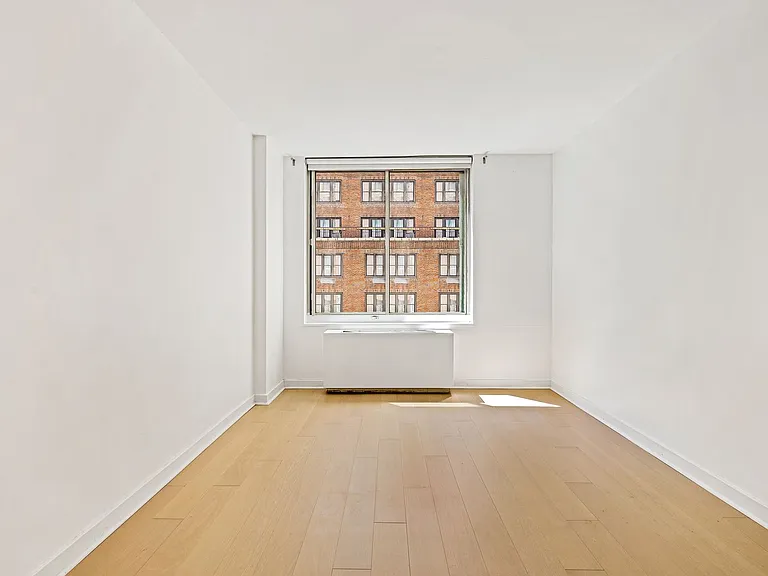 145 E 48th St #8D — Photo 6