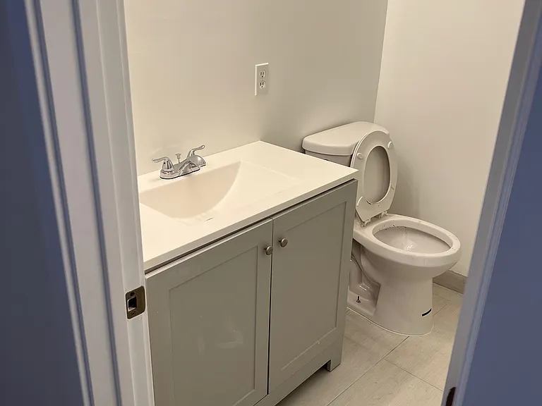 4516 Bond St — Photo 16