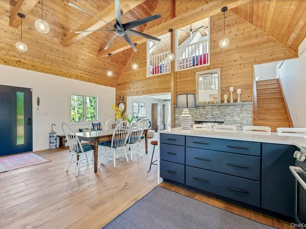 25 Miami Ave, Peconic, NY 11958