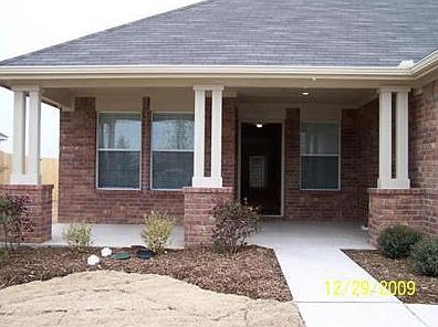 1st image of 1805 Castle Creek Dr