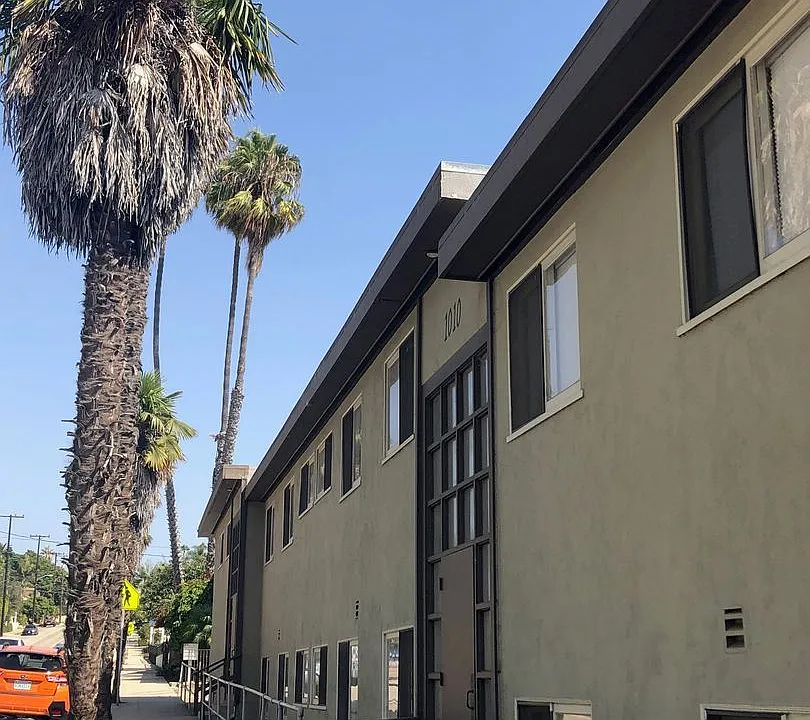 Building Photo 4