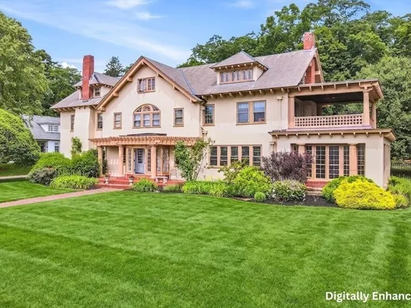 372 Main St, Amesbury, MA 01913