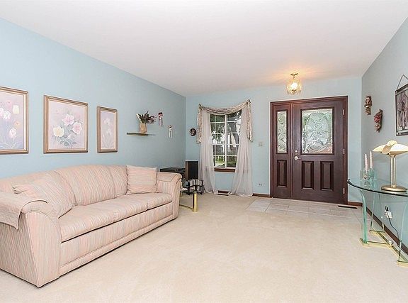 3rd image of 6425 Parksleg Ct