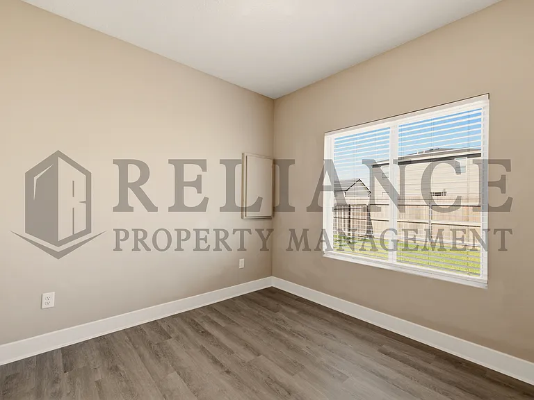 2755 S Greenleaf St — Photo 33