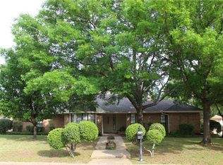 433 Merriman Dr, Lewisville, TX 75077