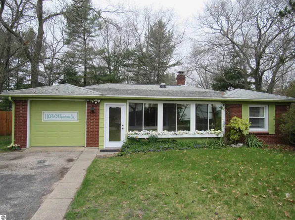 1103 Ottawas Ln, East Tawas, MI 48730