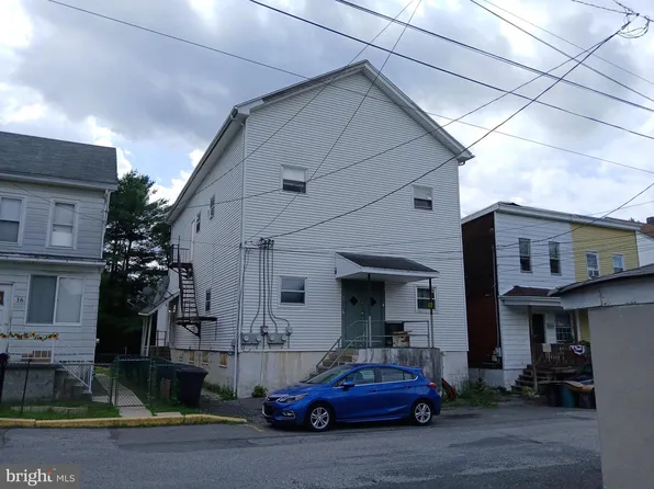 14 S 2nd St, Middleport, PA 17953