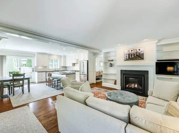 82 Blanid Rd, Barnstable, MA 02630