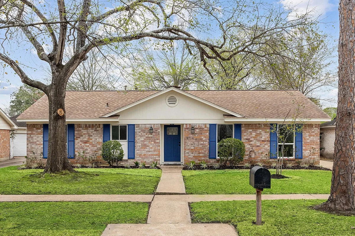 Building Photo - 9719 Springmont Dr