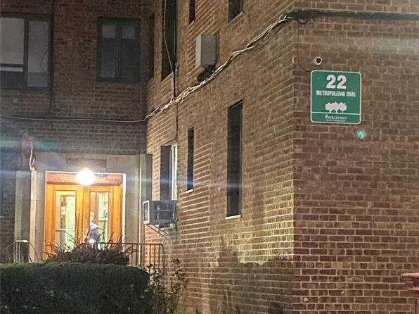 22 Metropolitan Oval #5G, Bronx, NY 10462