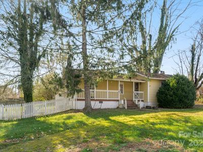 119 E Walker St, East Flat Rock, NC, 28726