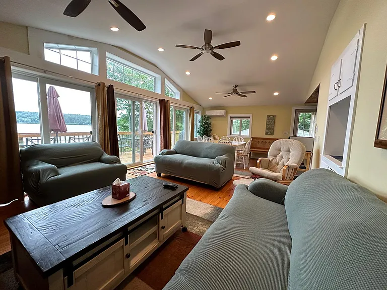 27 Lower Bay Rd — Photo 3