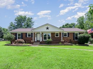 930 Rossview Rd, Clarksville, TN 37043