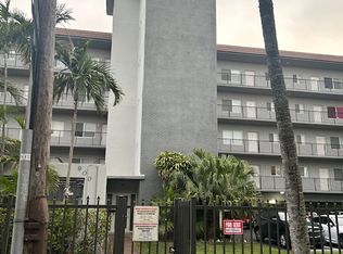 900 SW 84th Ave #303, Miami, FL 33144