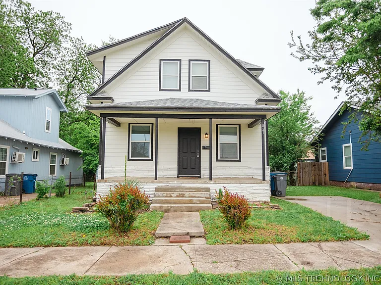 821 S Quaker Ave — Photo 2