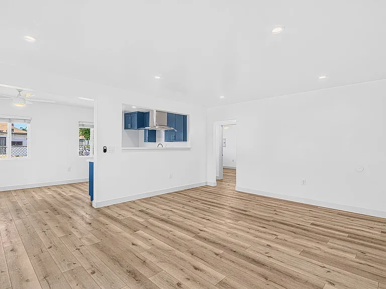 933 Alamitos Ave — Photo 13