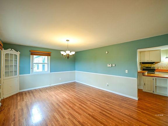 4th image of 37 Ball Dr