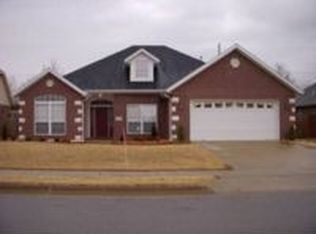 1709 W Capps Rd, Rogers, AR 72758